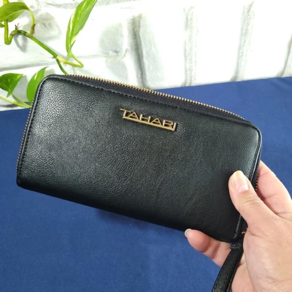 Tahari Wristlet with Leopard Interior - Picture 4 of 4